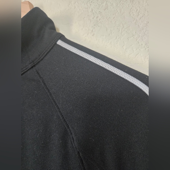Athleta Running Wild Taped Half Zip Pullover Black Size Large - Picture 5 of 8